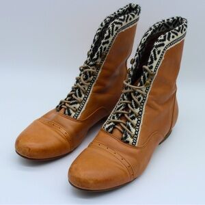 Anthropologie Fortress of Inca Tapestry Trim Booties Size 8